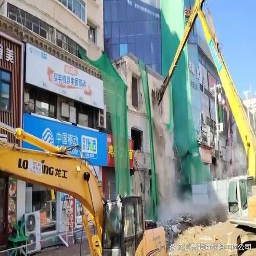 在城镇发展的过程中,一些建筑物因各种原因需要被拆除